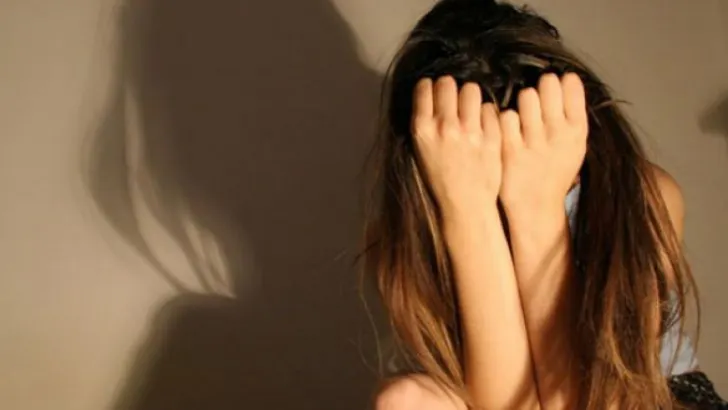 UPDATE | Adolescentă de 15 ani, obligată să se prostitueze. Bărbatul din Mediaș care o forța, arestat