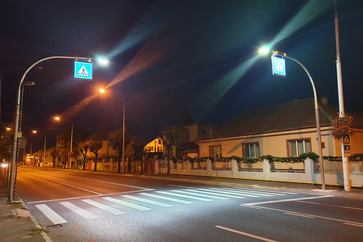 Patru treceri de pietoni iluminate inteligent, în Sibiu