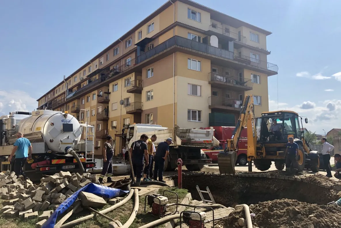 Luni mai multe blocuri de pe străzile Rahovei și Aleea Streiu rămân fără apă