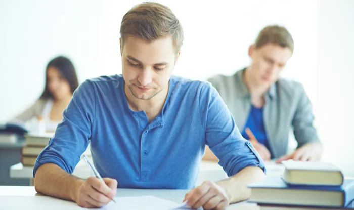 Studenții la medicină cer respectarea calendarului în ceea ce privește examenul de rezidențiat