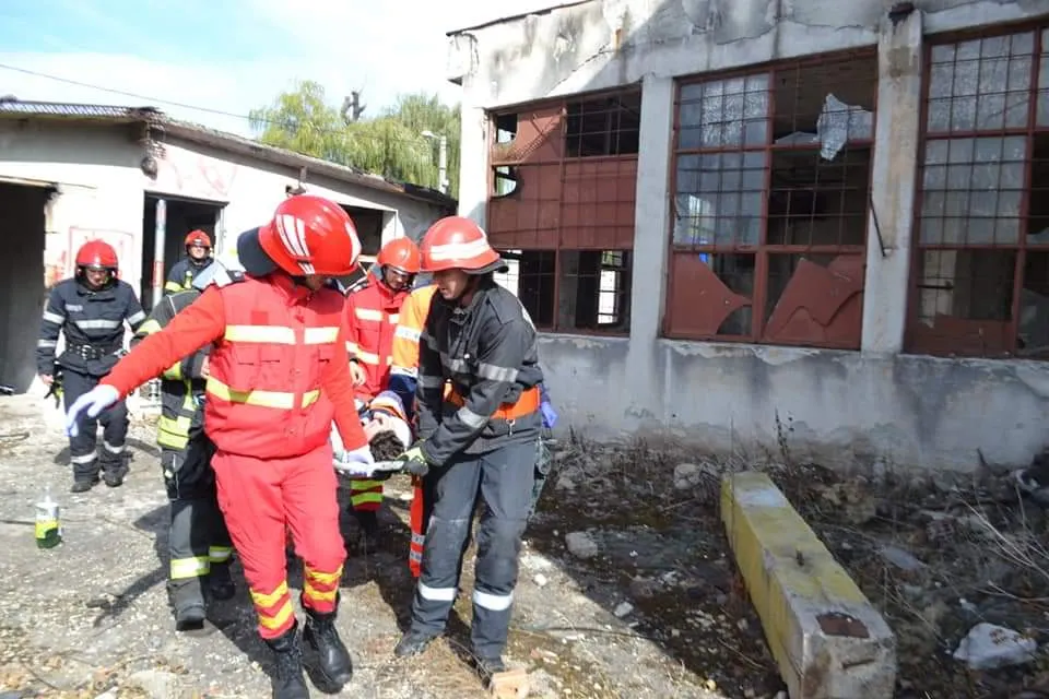 Exercițiu: Un cutremur devastator a afectat clădirea Colegiului Independența