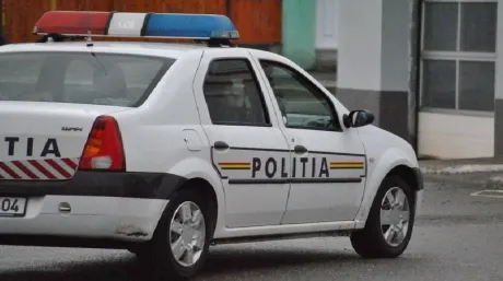 Sibiancă de 58 de ani, cercetată după ce a furat un telefon mobil, un card și mai multe bunuri