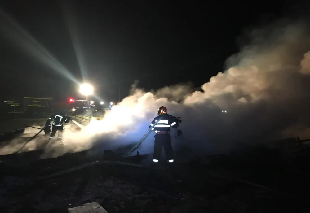 O cabană din Sebeșu de Jos a ars în întregime, noaptea trecută
