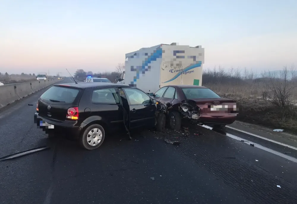 Accident pe DN1, la Veștem. Trei mașini implicate și două victime