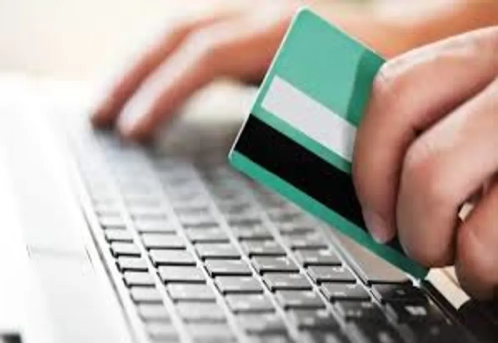 Atenție de unde cumperi online! Hackerii te pot lăsa fără bani