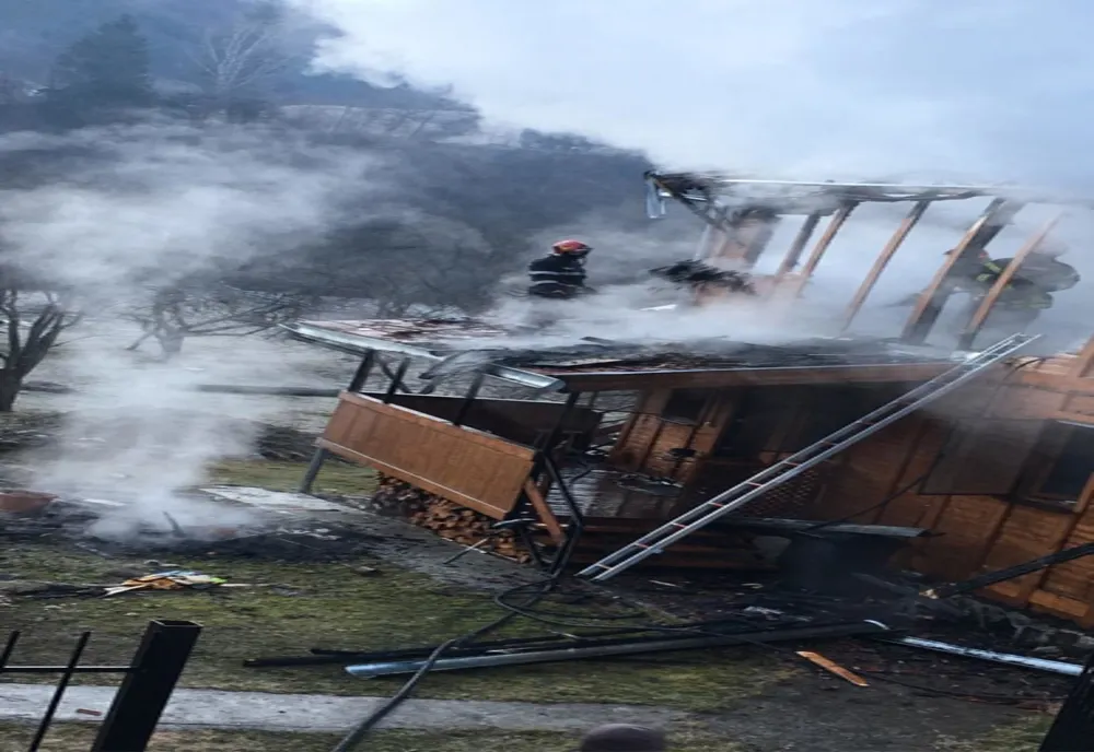 Incendiu la o cabană din Râu Sadului