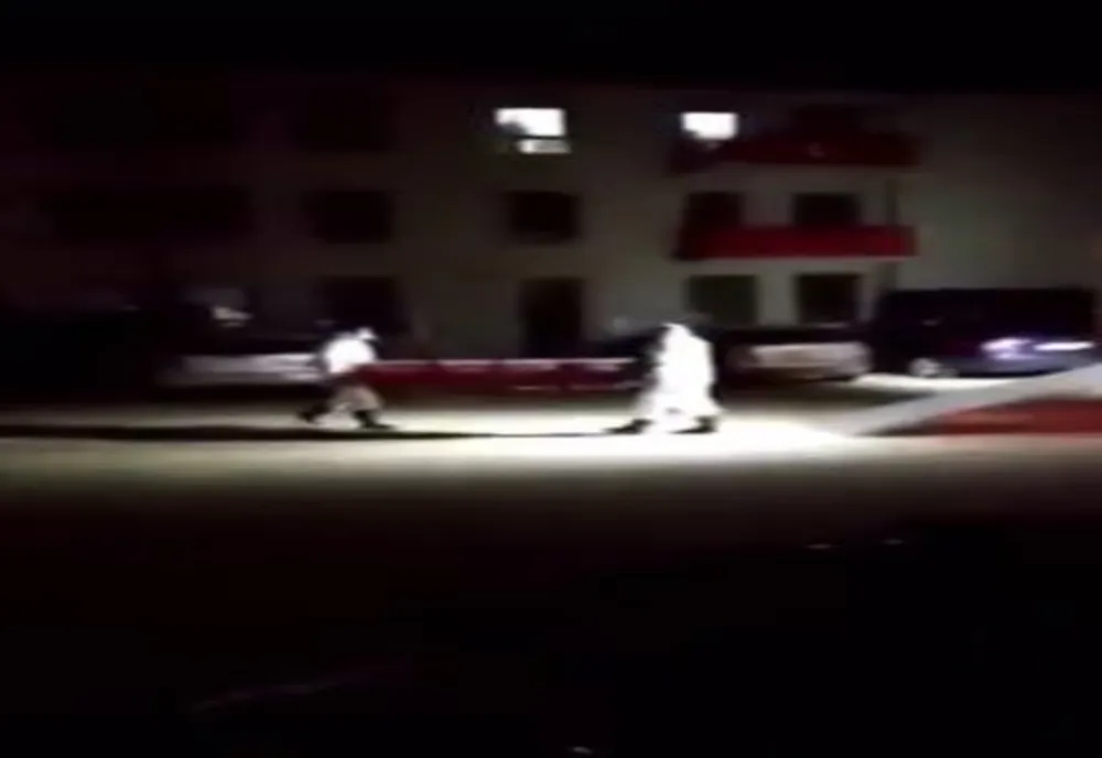 VIDEO | Femeie suspectă de coronavirus, preluată din Cartierul Arhitecților cu izoleta