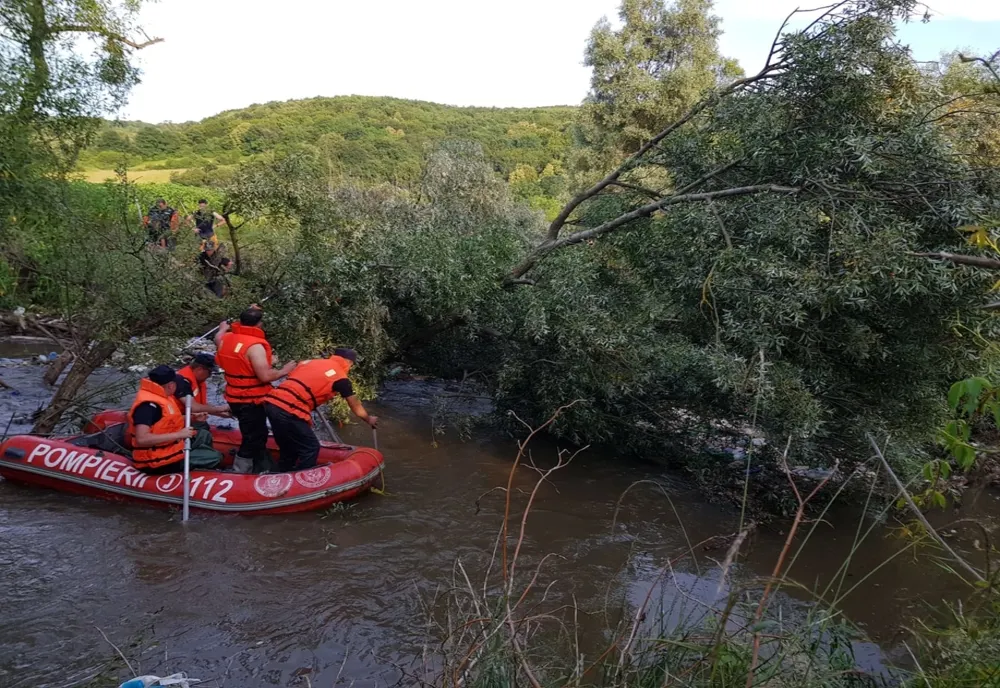 Fetița căzută în Cibin, căutată astăzi de 25 de pompieri