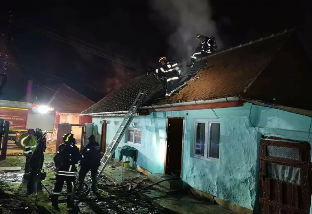 Incendiu la o casă din Răşinari