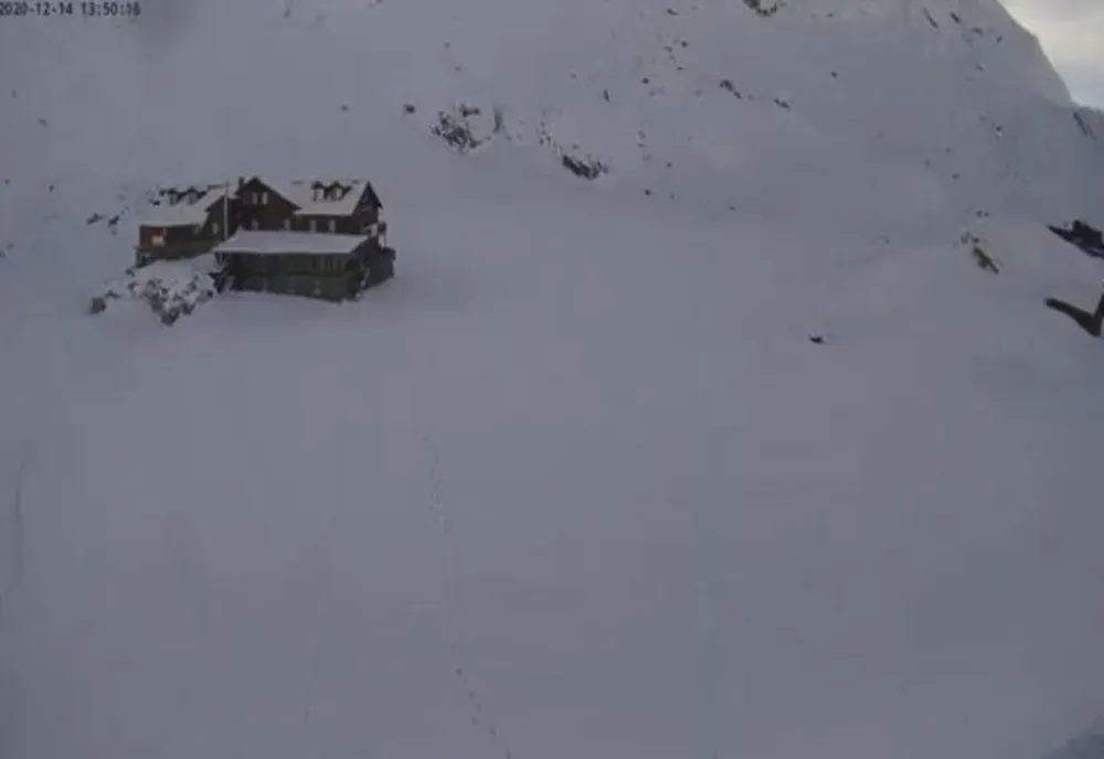VIDEO Cel mai mare strat de zăpadă din România este la Cabana Bâlea Lac