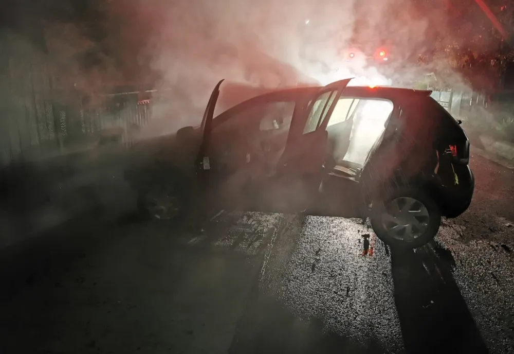 Autoturism distrus de flăcări! 