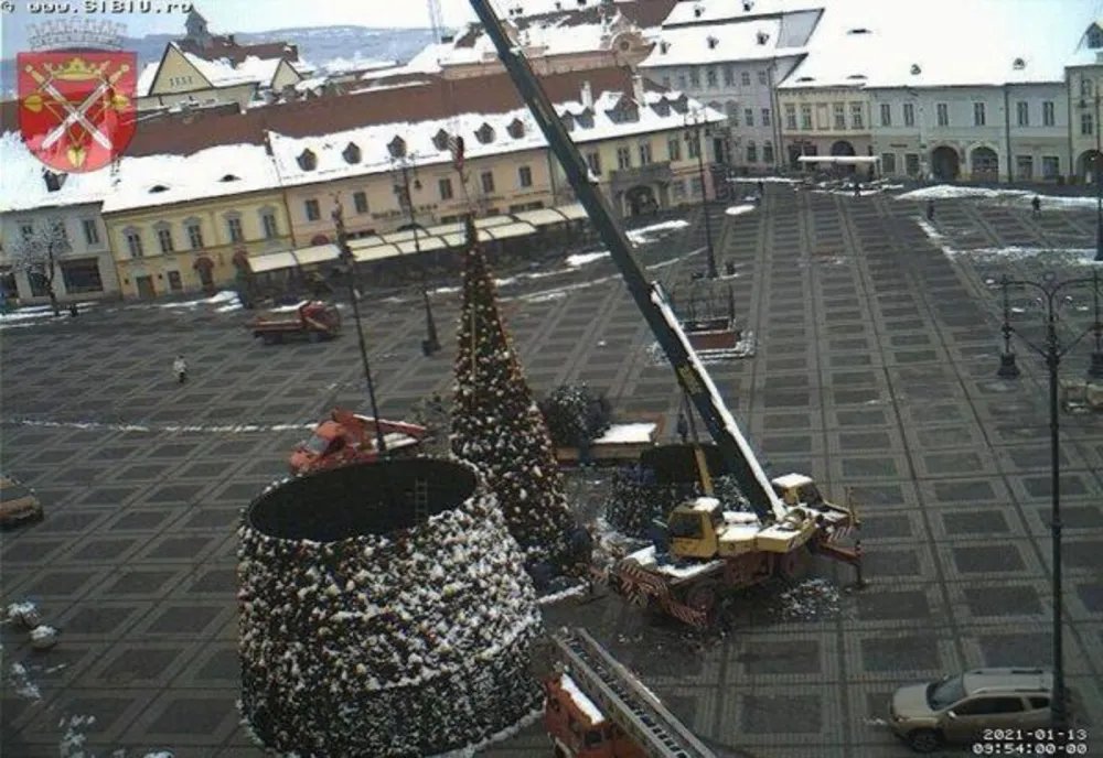 A fost demontat bradul de Crăciun din Sibiu