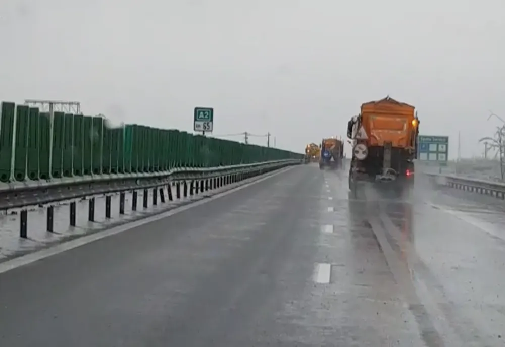 Atenție, șoferi! Cod galben de polei! 