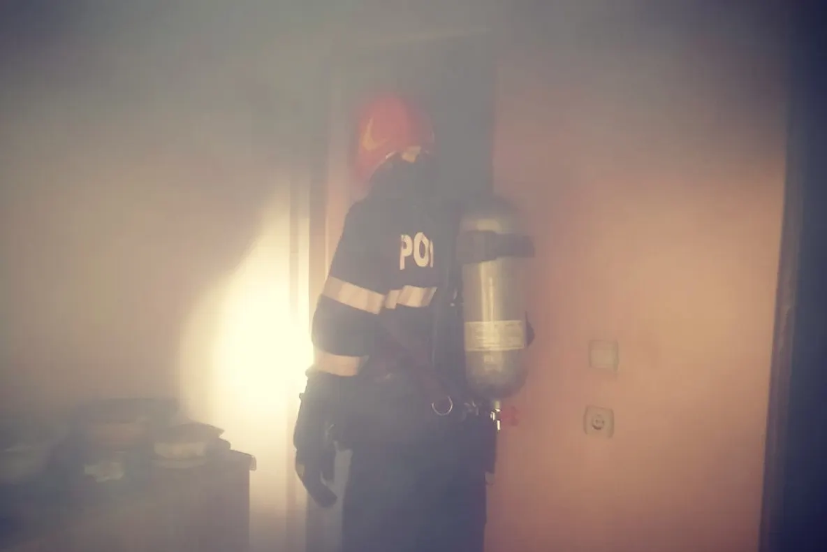 Incendiu în bucătăria unei locuințe din Sibiu