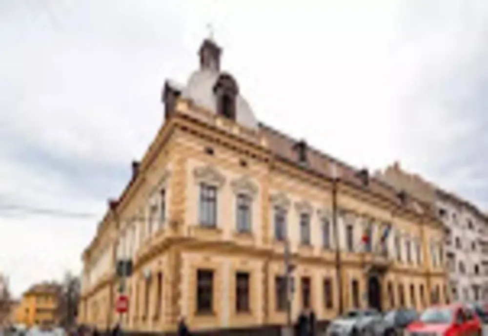 VIDEO Protest la Prefectura Sibiu, organizat de primarii lăsați fără bani de Florin Cîțu