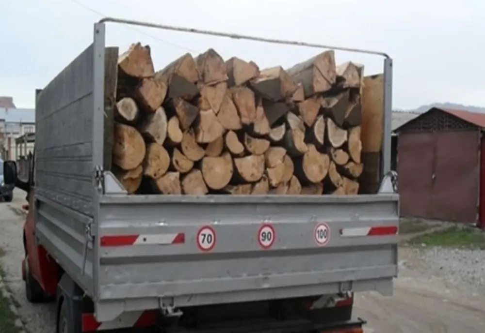Transporta material lemnos fără a avea documentele necesare