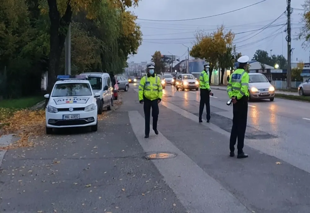 Cu o mașină neînmatriculată și cu număr fals, a încercat să scape de polițiștii rutieri