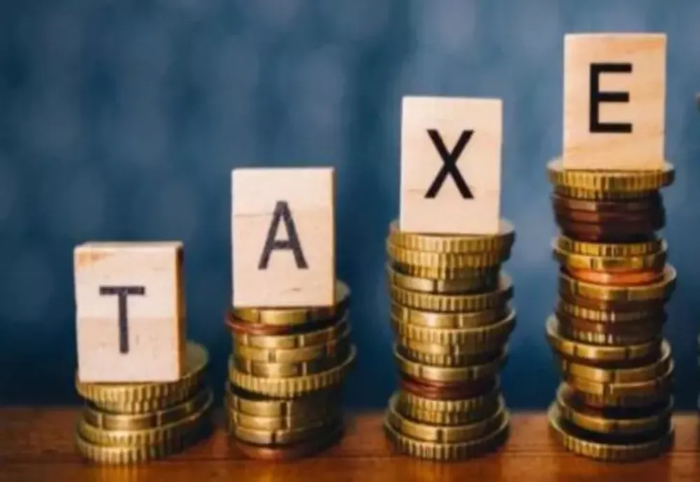 Lovitură uriașă pentru români după jaful din facturi: noi TAXE și impozite - Cât vor plăti cei cu mai multe case și mașini în 2022