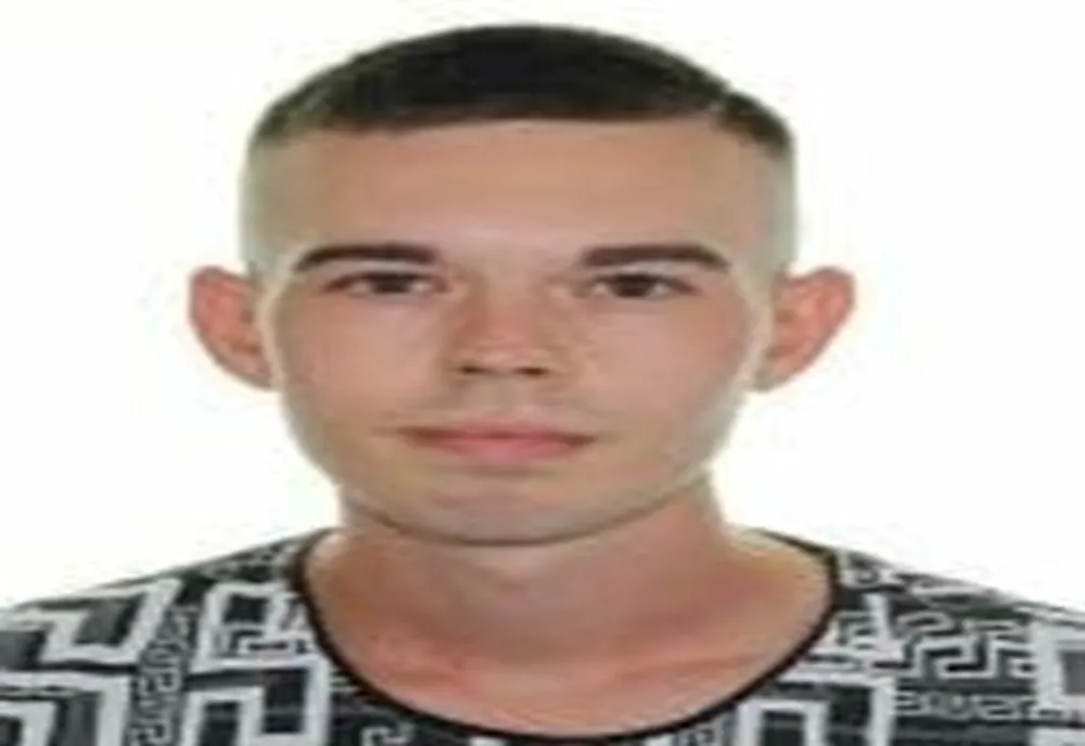 Tânăr de 22 de ani căutat de polițiști