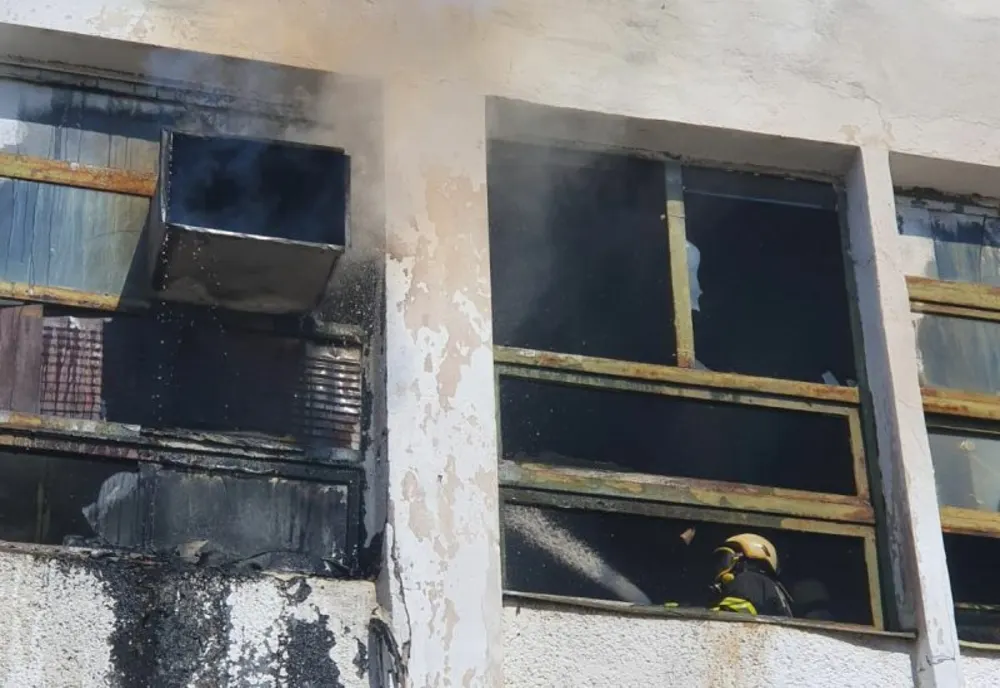 Utilaj distrus de flăcări, la Agnita