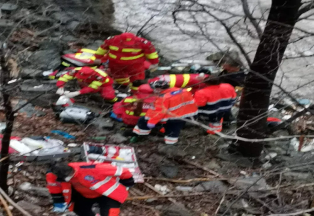 VIDEO Sibian mort după ce 3 bărci s-au răsturnat în râul Jiu