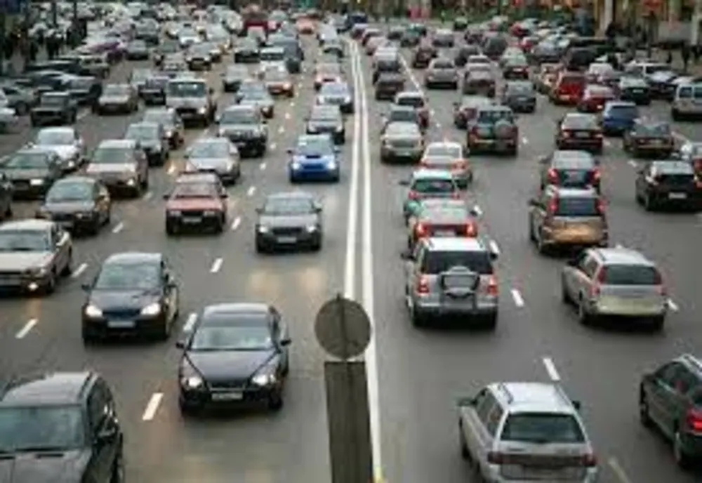 Trafic intens pe autostrada A2 București-Constanța, pe DN1 Ploiești-Brașov și pe DN7 Sibiu-Pitești