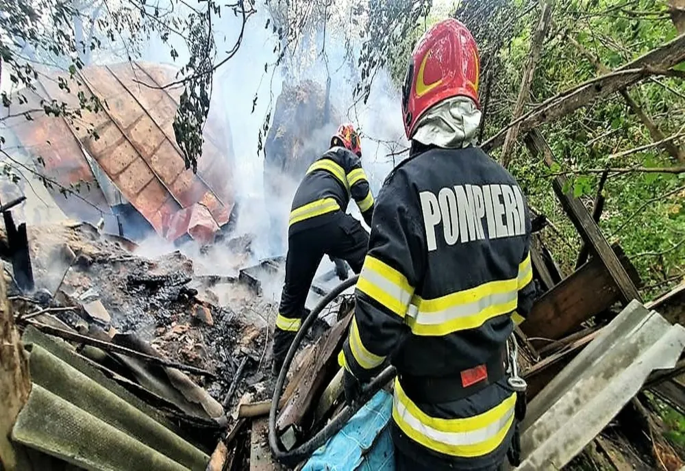 Arde o şură din localitatea Tălmăcel