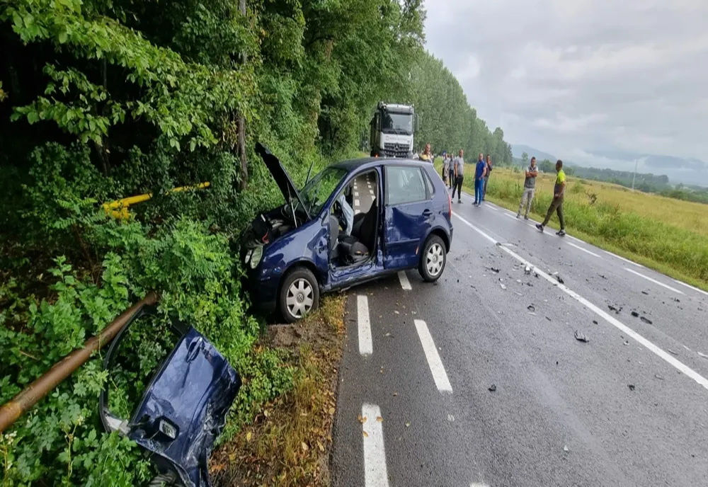 3 persoane implicate într-un accident rutier