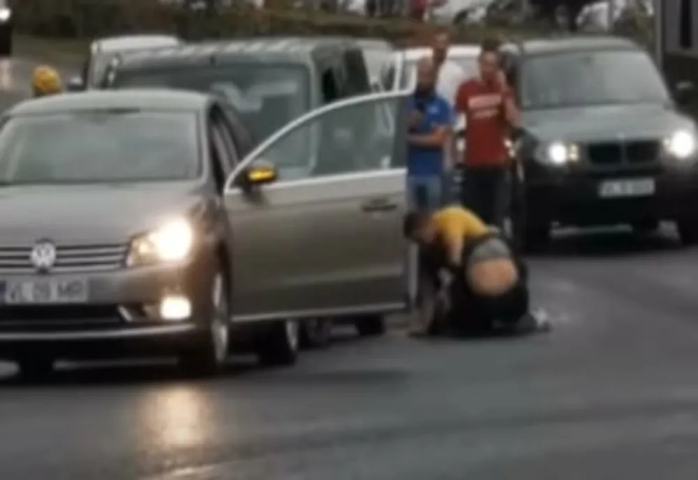 VIDEO Pumni şi înjurături, în trafic, la Sibiu