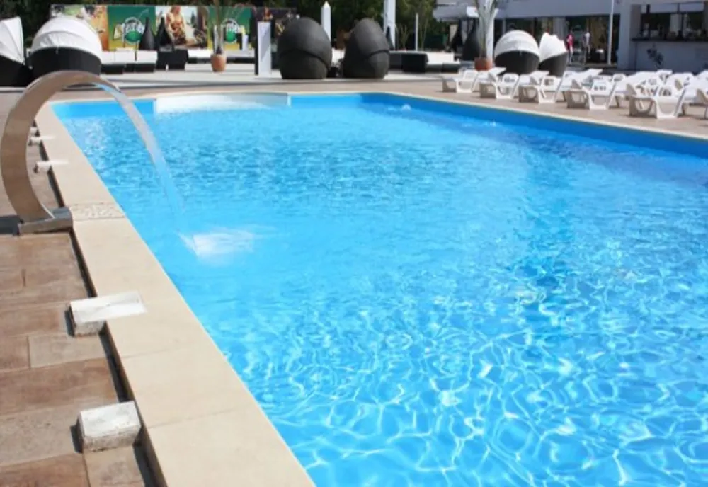 Un singur ștrand autorizat în tot județul / DSP Sibiu: ”Restul piscinelor funcționează fără autorizație sanitară”