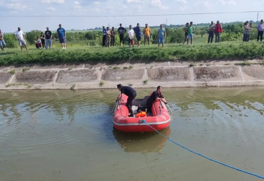Minor resuscitat de medici după ce s-a înecat!