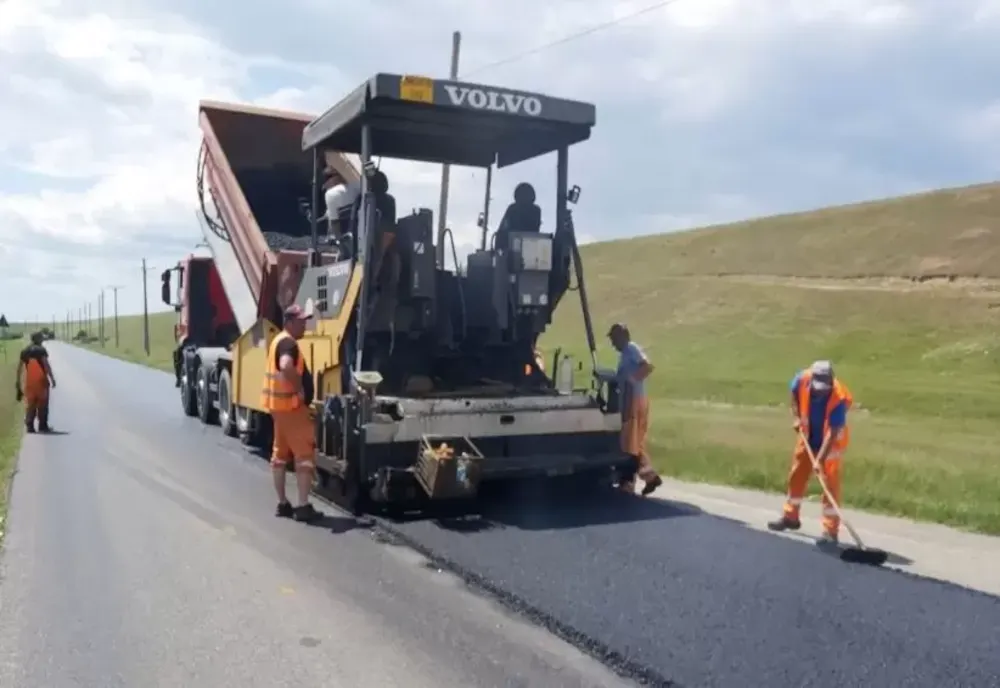 Lucrări de reparații pe mai multe drumuri din tară