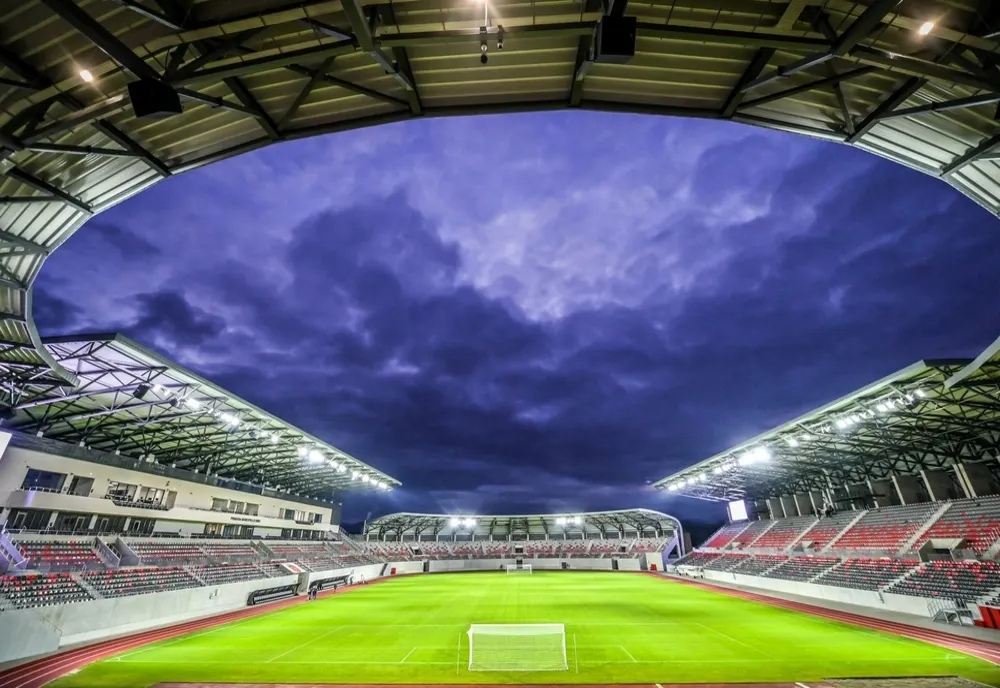 Spectacol de lasere pe noul stadion din Sibiu