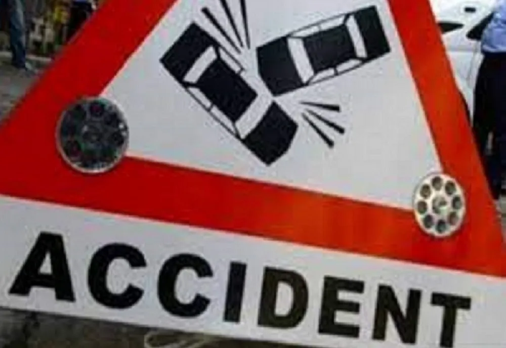 Doi copii răniți într-un accident provocat de mama lor care s-a urcat băută la volan