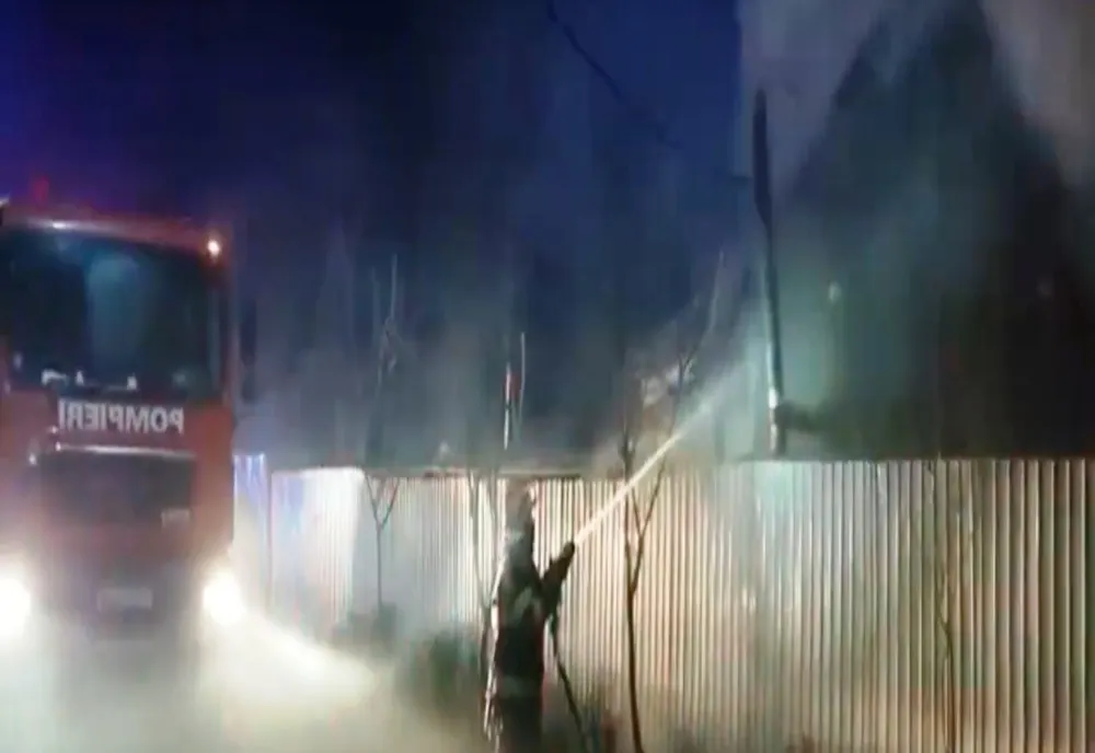 Două incendii produse în cursul nopții, în localitățile Cisnădie și Tălmaciu