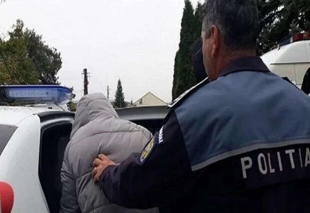 O funcționară de la o bancă din Mediaș, reținută după ce a golit conturile unor clienți