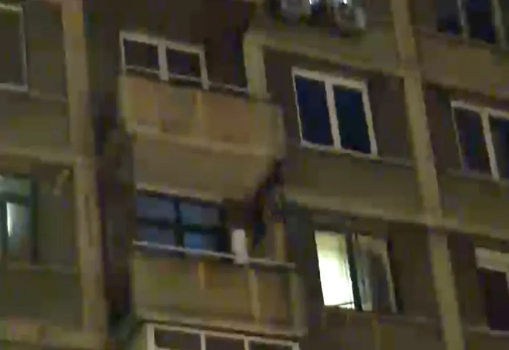Viața într-un bloc cu bulină. „Un bunic a trimis nepoata lângă București: Dacă e să mor, să mor numai eu, nepoțica mea să fie în siguranță”