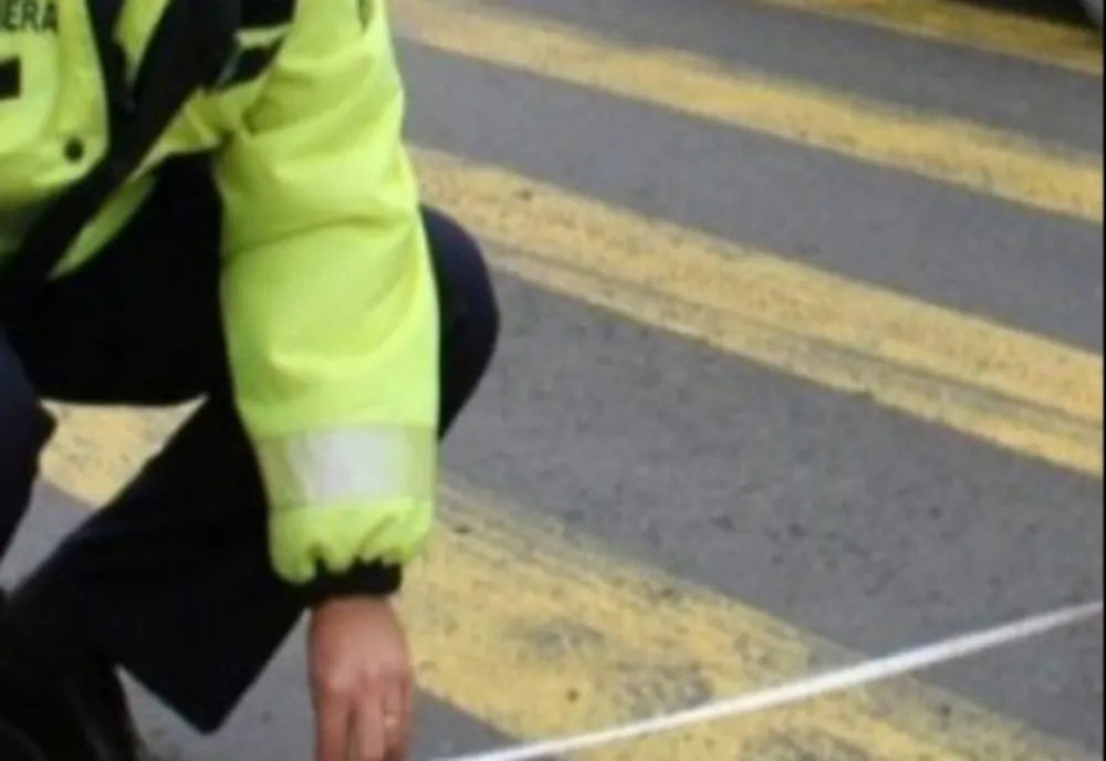 Femeie lovită pe trecerea pentru pietoni