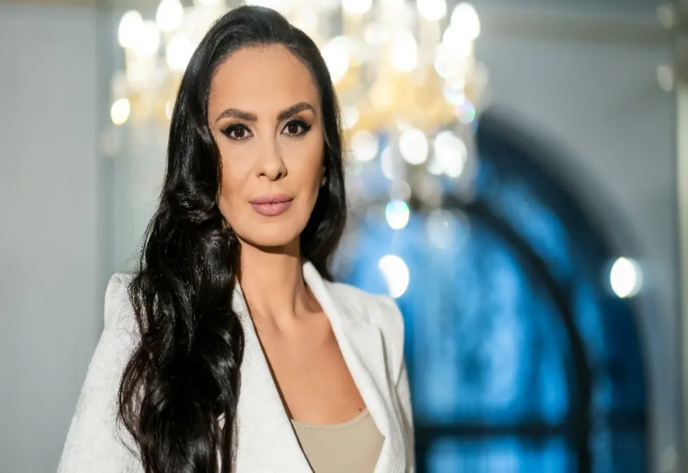 Alexandra Păcuraru: „Cu bombe, cu rachete, cu mitraliere și pistoale nu poți construi. Dar cu argumente, da”