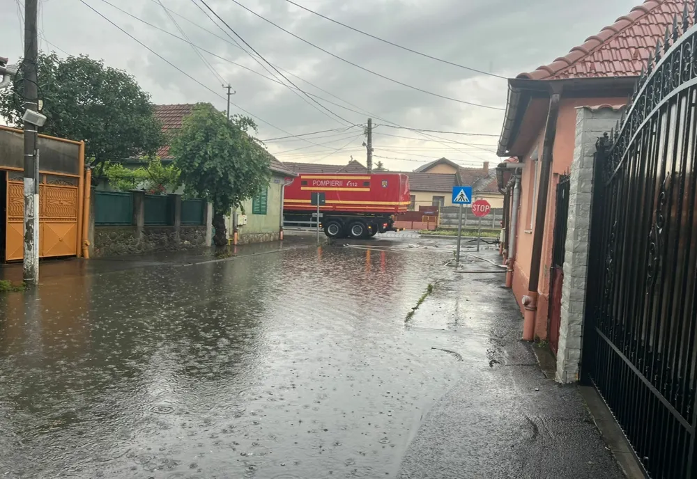 FOTO Zeci de gospodării inundate, în județul Sibiu