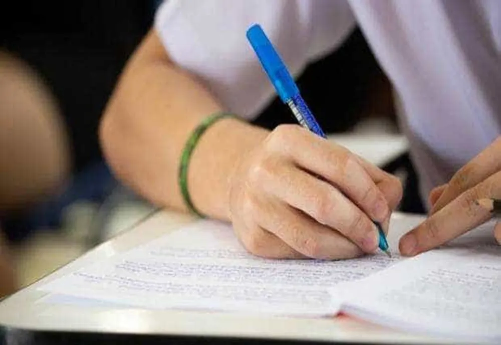 BACALAUREAT 2025: CANDIDAȚII SUSȚIN, VINERI, PROBA DE EVALUARE A COMPETENȚELOR DIGITALE