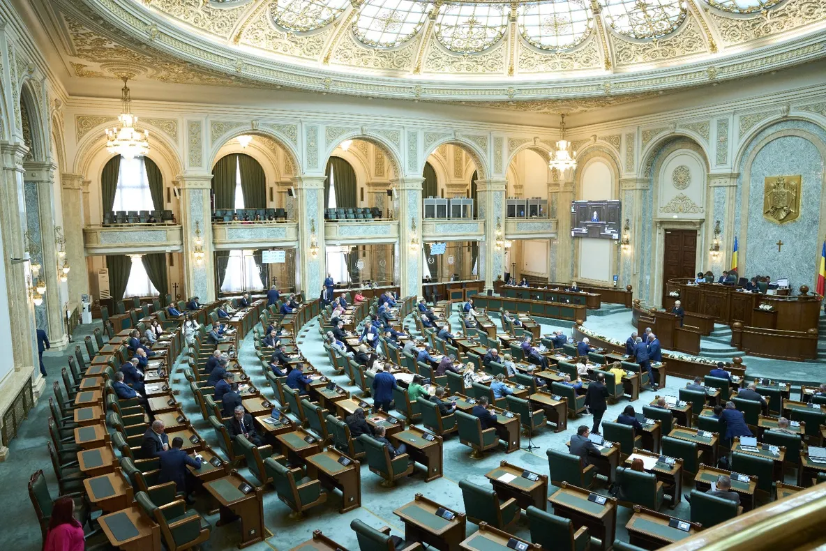 SUVERANIȘTII AU ÎNVINS ÎN PARLAMENT: MOȚIUNEA SIMPLĂ ÎMPOTRIVA MINISTRULUI MUNCII A TRECUT DE SENAT!