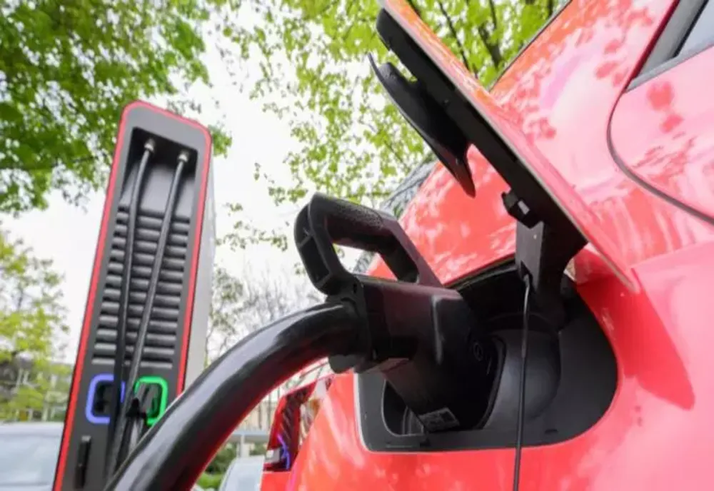 Primăria Sibiu vrea să dubleze prețul pentru încărcarea mașinilor electrice 