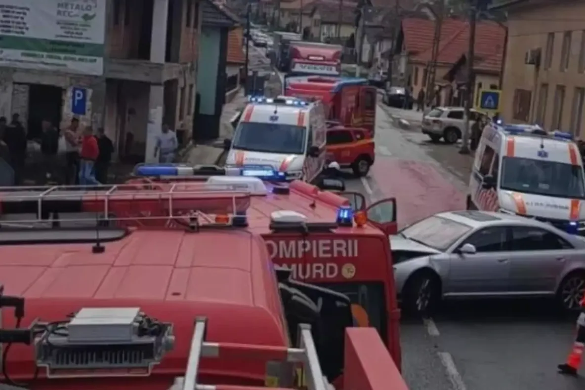 Accident grav în Sibiu: patru persoane rănite după un impact puternic între două mașini
