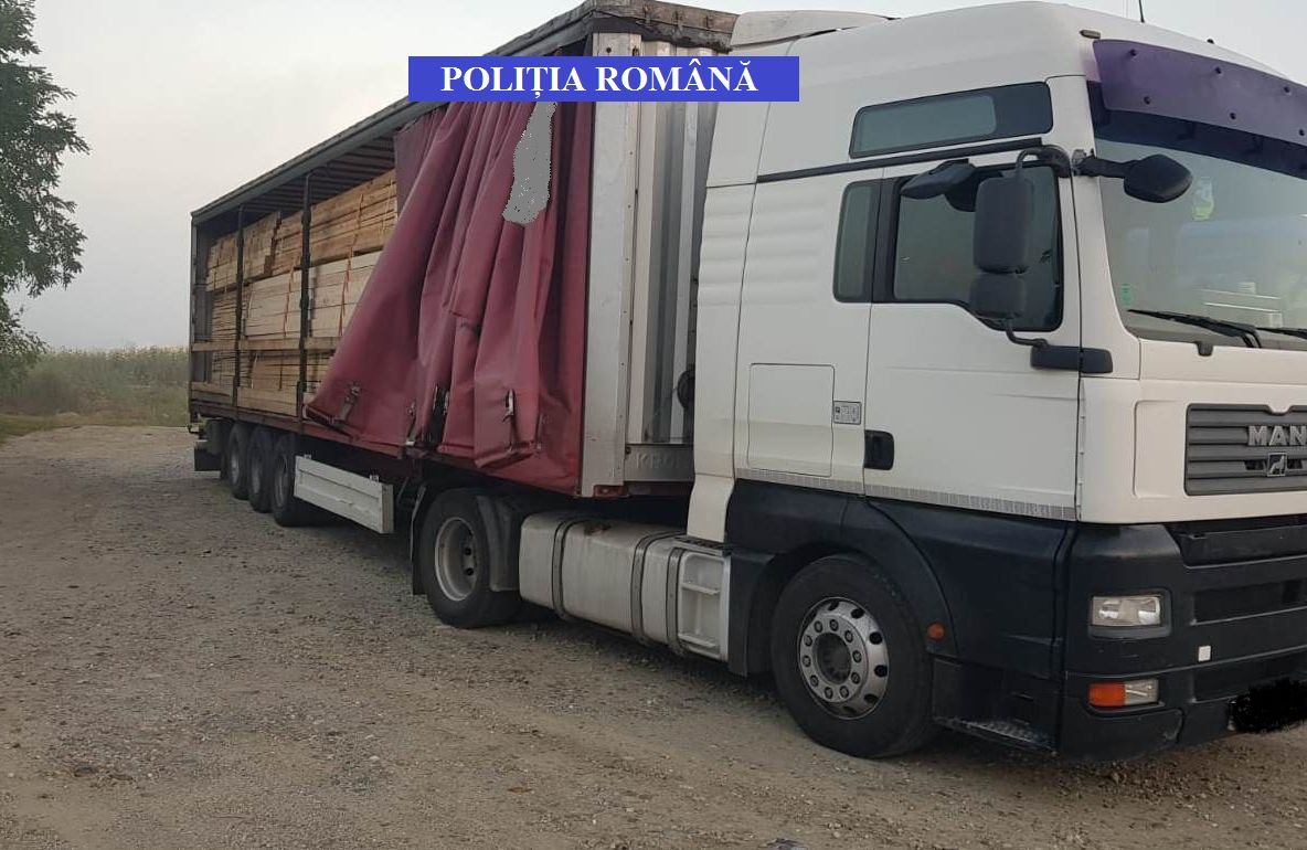 VIDEO. Accident în Răşinari. Patru persoane transportate la spital, trafic alternativ