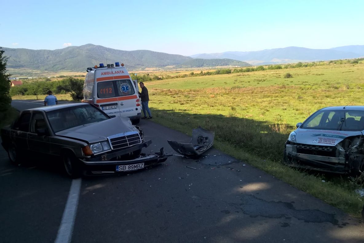 Accident rutier la ieșire din Sibiu spre Poplaca. Sunt două victime