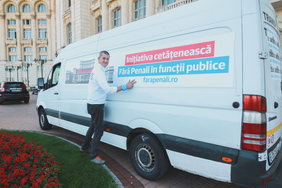 Semnăturile #FărăPenali din Sibiu au ajuns la Parlament. 96,3% au fost validate