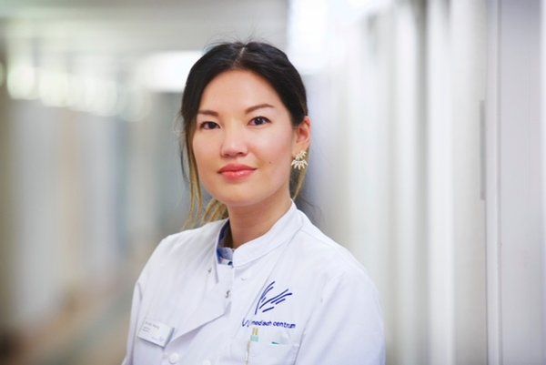 Dr. Kakkhee Yeung, medic recunoscut la nivel mondial, va face cercetare la Sibiu