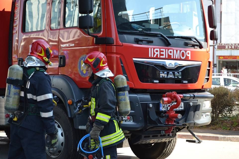 O baracă a luat foc lângă Poligonul Pompierul