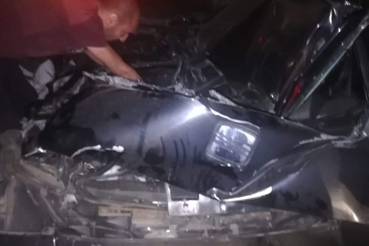 BRAŞOV | UPDATE. VIDEO - Accident grav pe DN13. Un TIR s-a răsturnat peste un autoturism. O persoană decedată